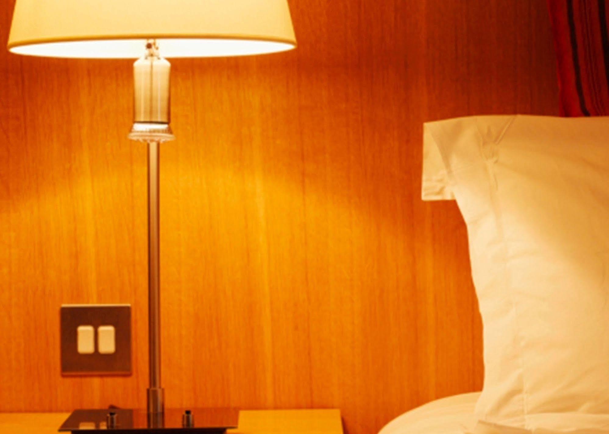 Yarn Market Hotel Данстер Екстер'єр фото